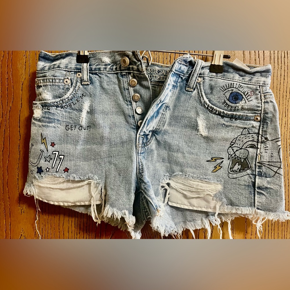 American Eagle Vintage Hi-Rise Graphic Jean Shorts